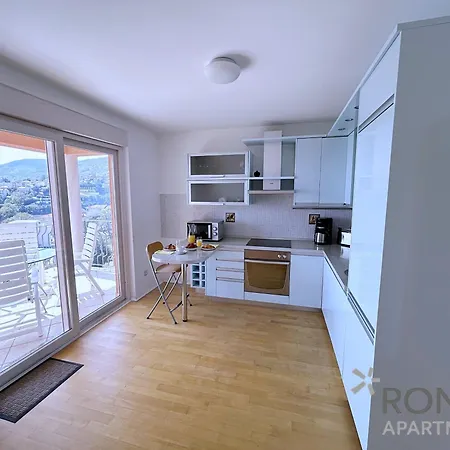 Rona Spacious With A Panoramic View 公寓 Ičići