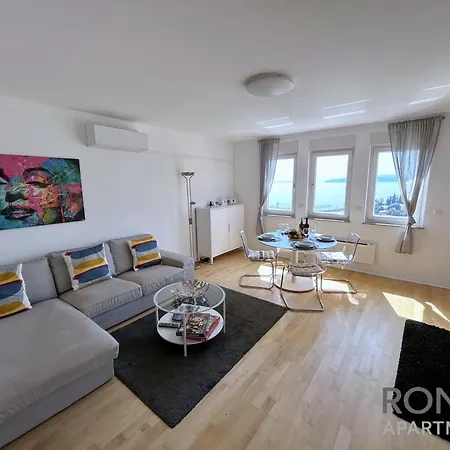 Rona Spacious With A Panoramic View شقة Ičići