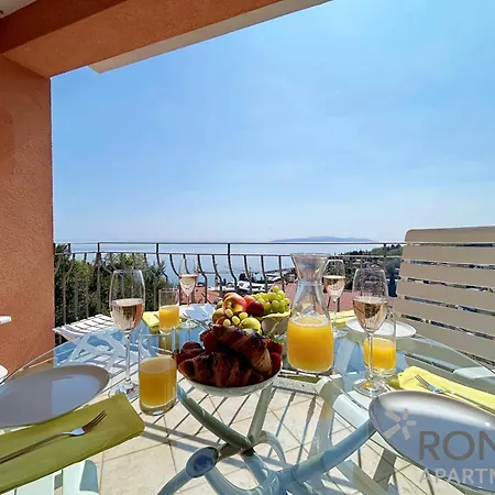 Rona Spacious With A Panoramic View * Ičići