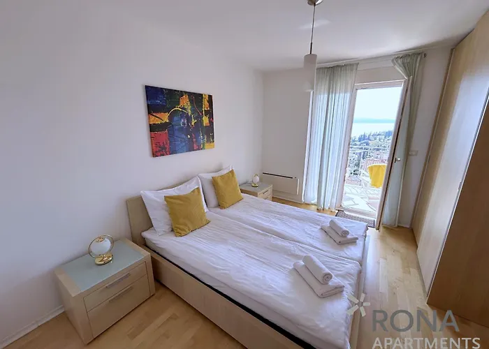 Rona Spacious With A Panoramic View Ičići