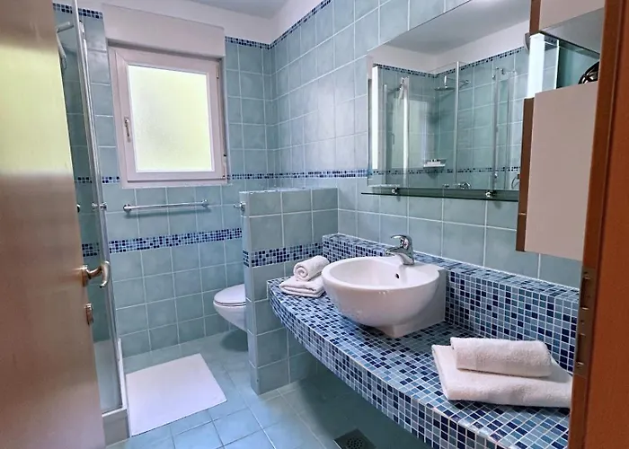 Rona Spacious With A Panoramic View *