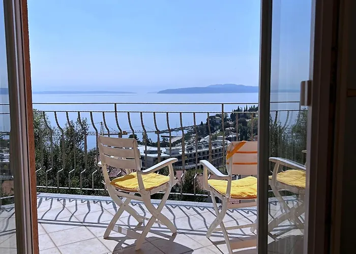 Rona Spacious With A Panoramic View Ičići